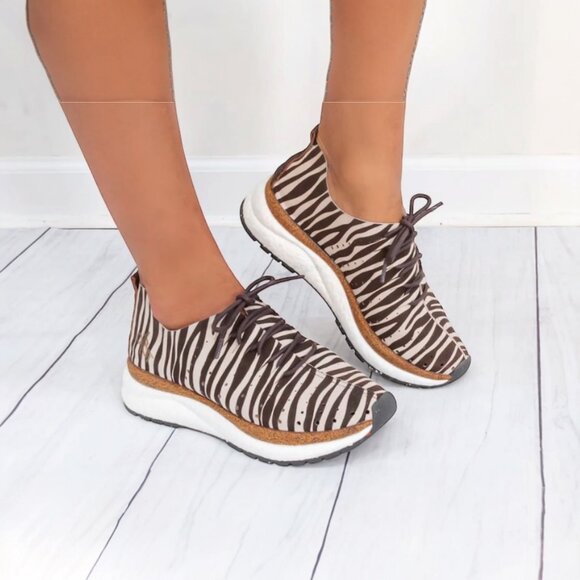 OTBT Shoes - OTBT Alstead Lightweight Women's Zebra Leather Sneakers Athleisure Size 9M Comfy